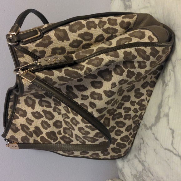 Coah light beige and light brown leopard Purse - Picture 1 of 5